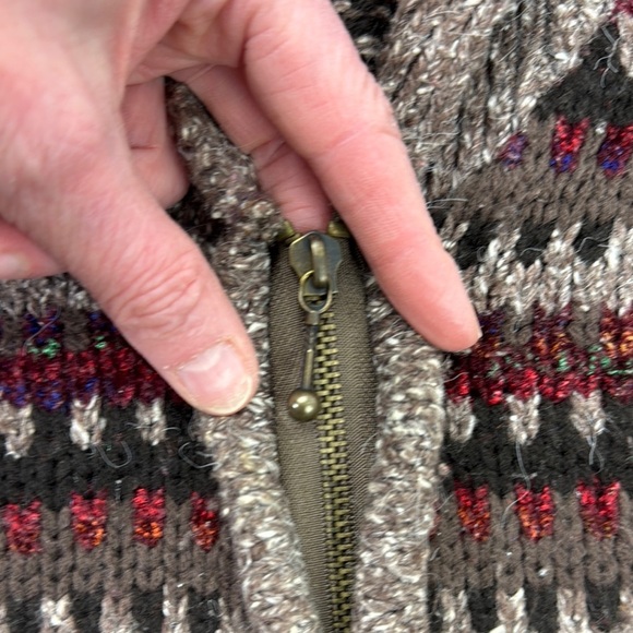 Huntington Ridge Cozy Knit Striped Zippered Vest - Picture 9 of 10